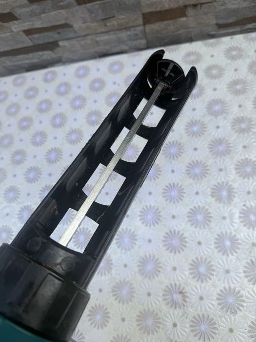 Акумулаторен пистолет за силикон MAKITA DCG180Z