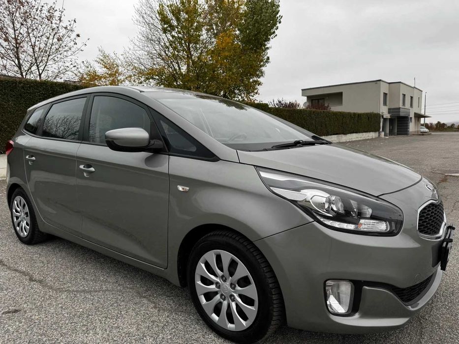 Продавам KIA Carens 1,7 , 137 Hp