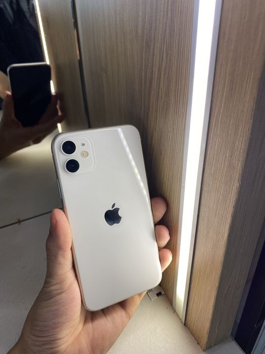 Продам Iphone 11