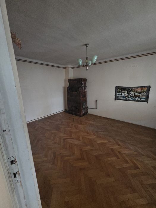 VÂND URGENT CASĂ VĂLENII DE MUNTE

Nr de contact 0724585432