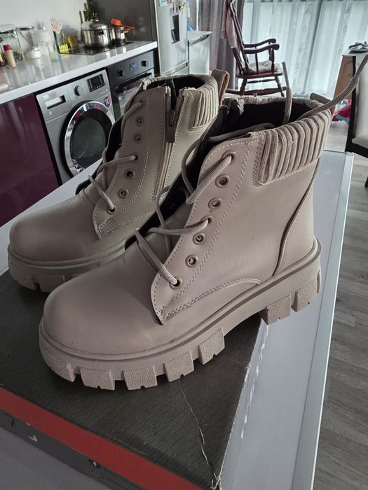 Женски боти естествена кожа