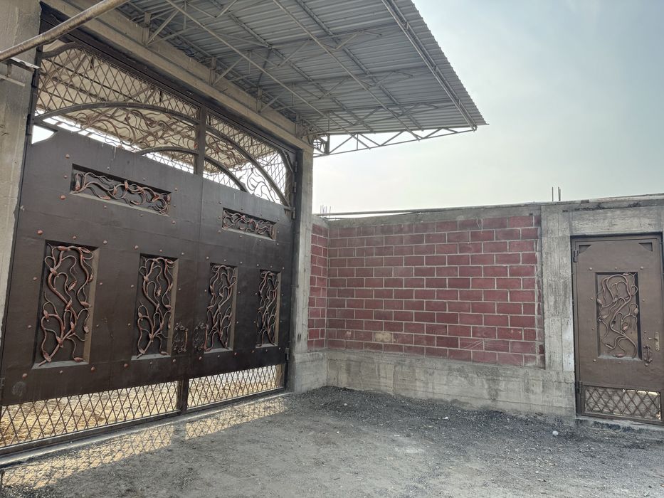 Продаётся своя участок более 16 сотухов.