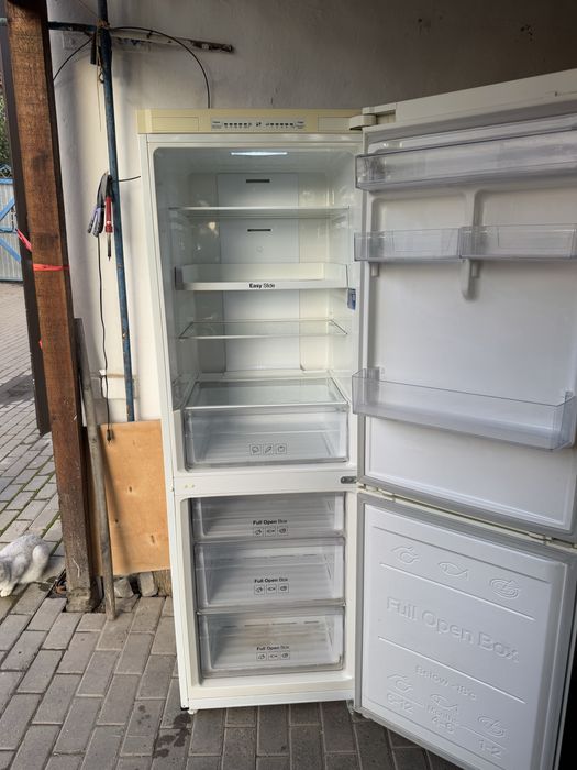 Продам холодильник Samsung