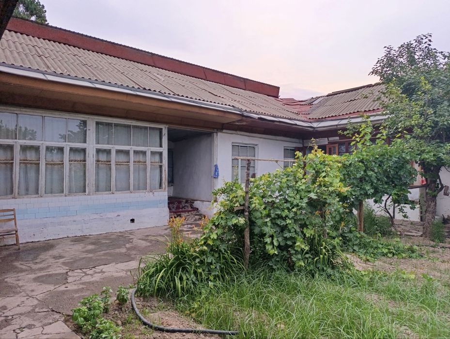 Yer hisobida uy sotiladi sotixi 25mingdan