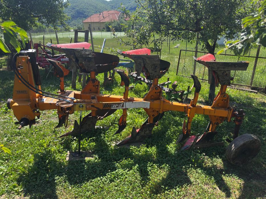 Vând plug Huard TR65T
