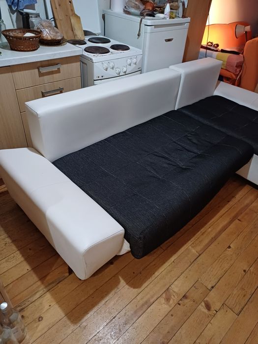 Разтегателен диван