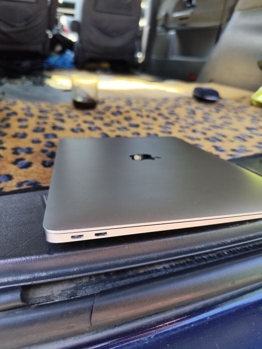 Macbook Air  2020