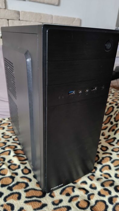 компютърни кутии със захранвания