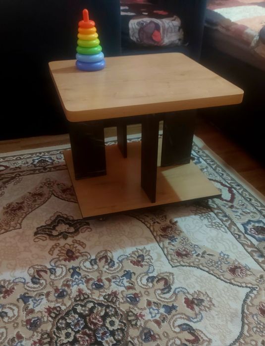 Продам журнальный столик