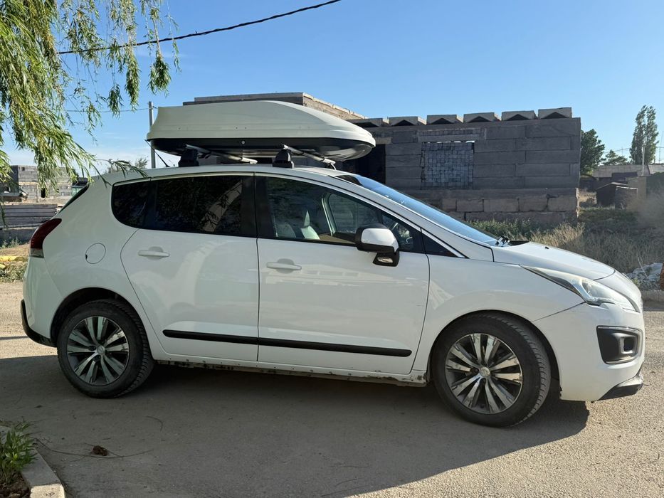 Срочно продам Peugeot 3008
