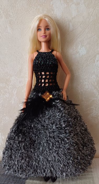 Дрехи за кукла Барби ръчно изработени нови