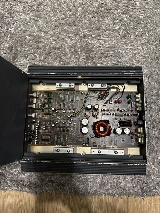 Amplificator auto Infinity!!