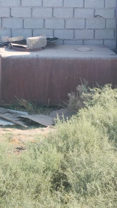 Продаётся ёмкость для воды 2,5 тонн