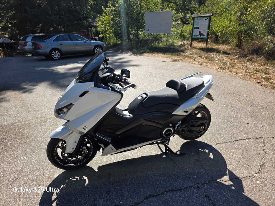 Yamaha T-max 530