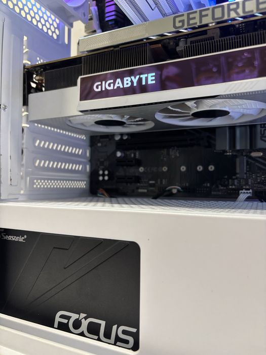 Геймърски компютър AMD Ryzen 7 5700X, RTX 3080 10GB, 16GB ram