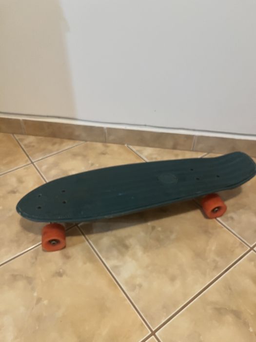Skateboard nou, verde