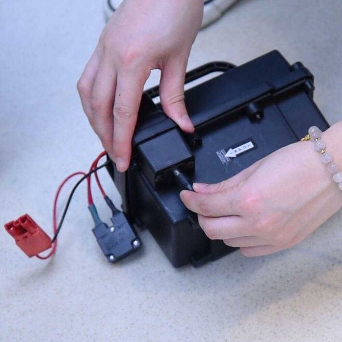 Masinuta electrica pentru copii Mercedes EQG Concept negru