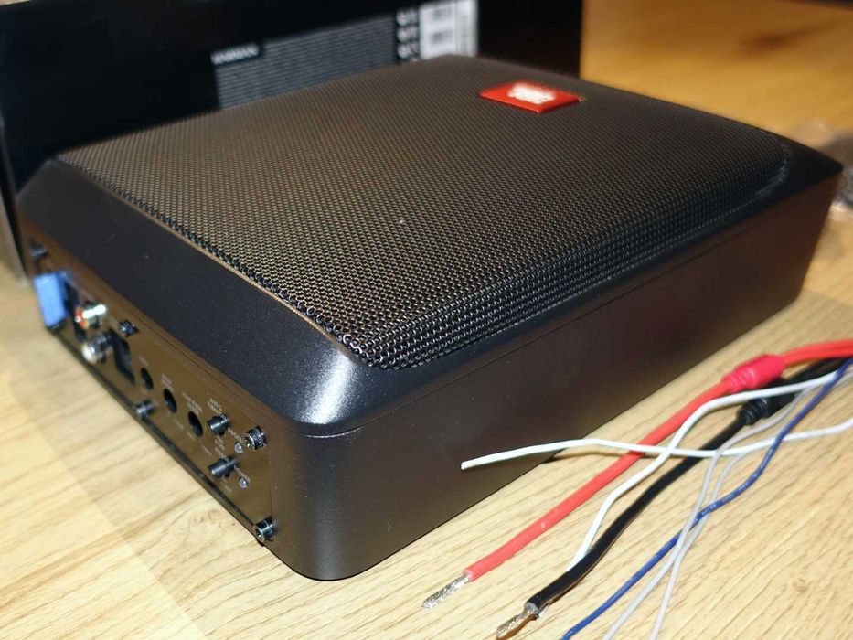 Vand subwofer auto JBL BassPro Nano, ca nou, 750 lei