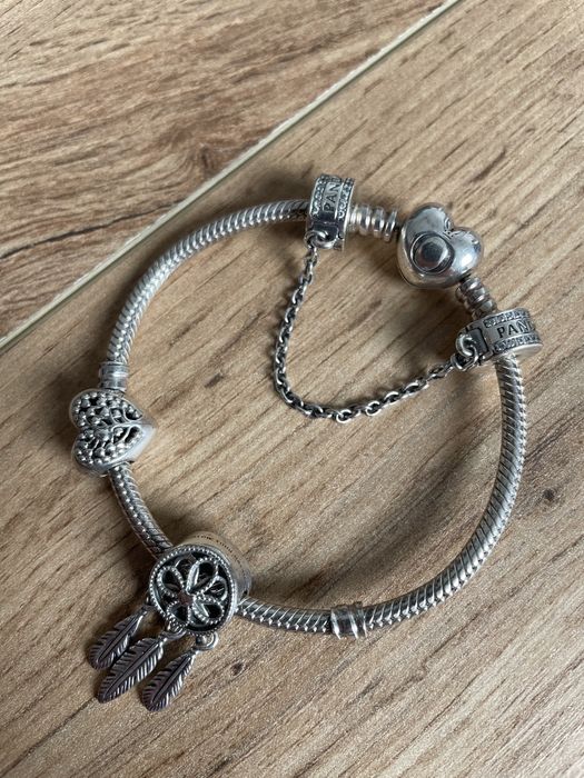 Bratara Pandora cu Charmuri