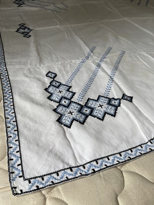 Ръчно шито на панама- кувертюра за легло/диван + покривка + калъфки