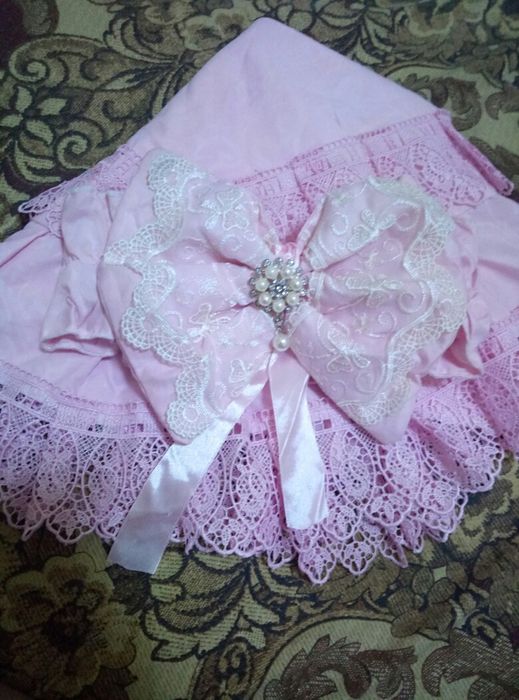 Продам уголок+бант на выписку