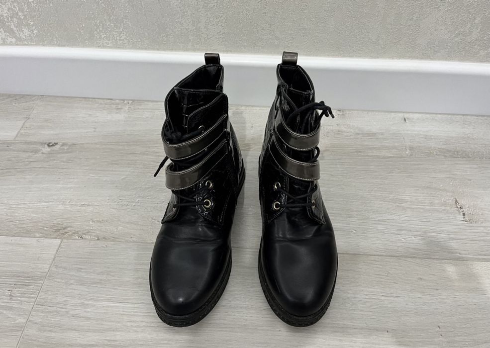 Продам ботиночки осенние