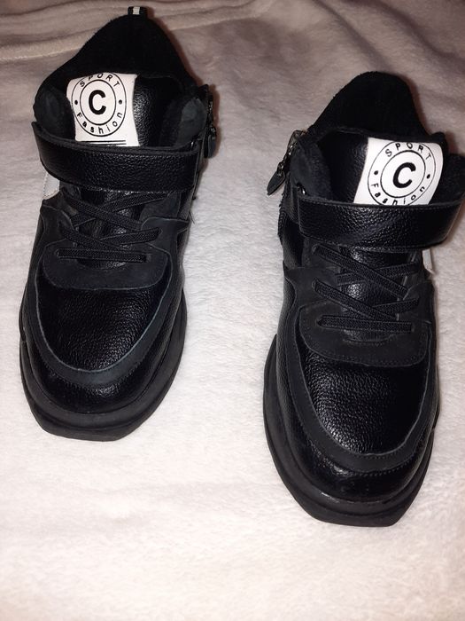 Демисезонные кроссовки