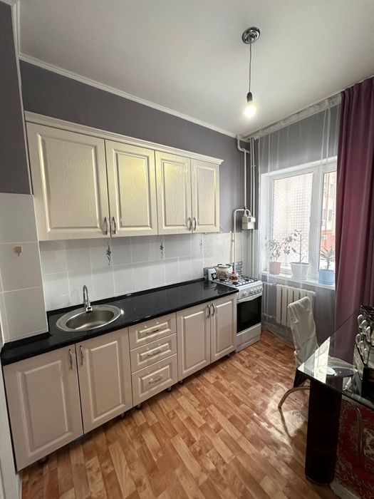 Продам 1комнатную квартиру (12мкр бокенбай батыра)