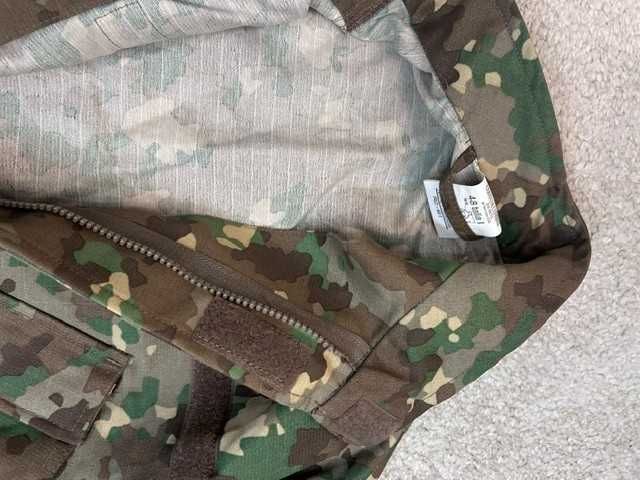 Costum Combat (2 perechi pantalon + 1 veston)