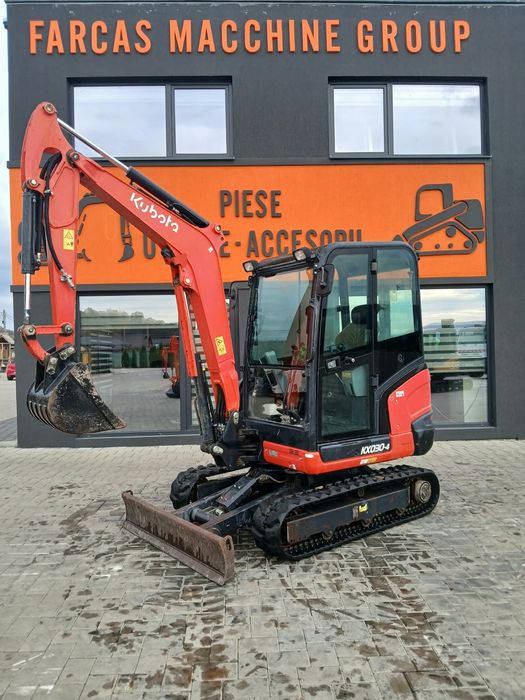 Kubota KX30 – Miniexcavator 3 tone – 2 cupe