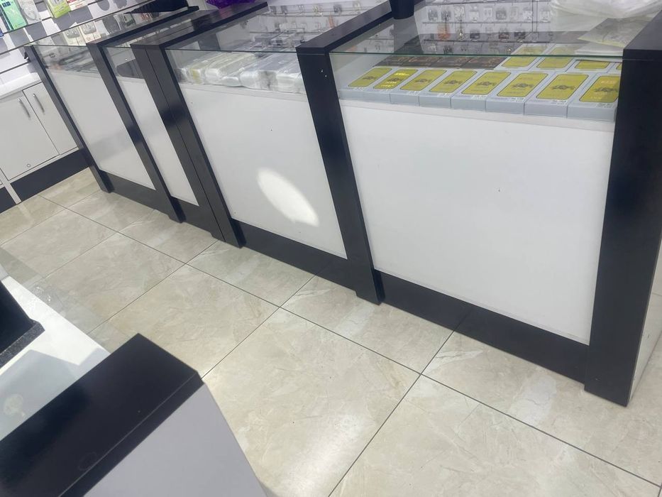 Parfemiriya uchun yangi mebil