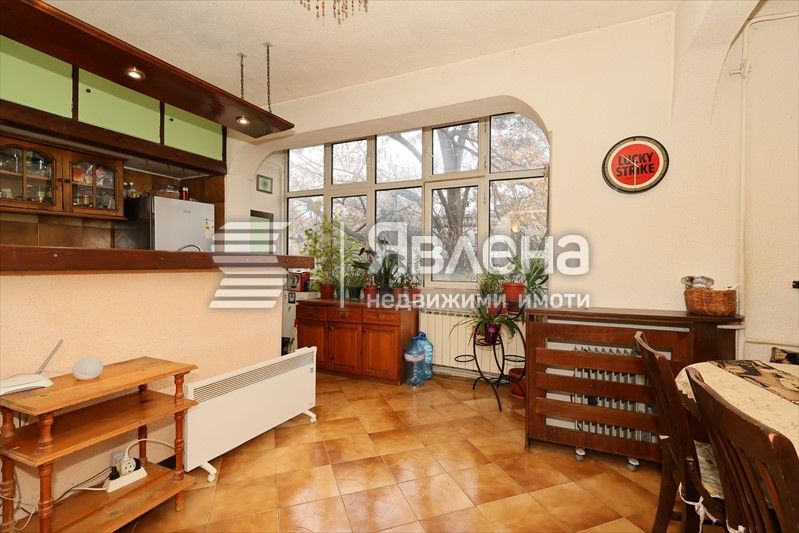 Дава се под наем Тристаен апартамент в София, Лозенец - 75 кв.м за 550 € - Снимка #3