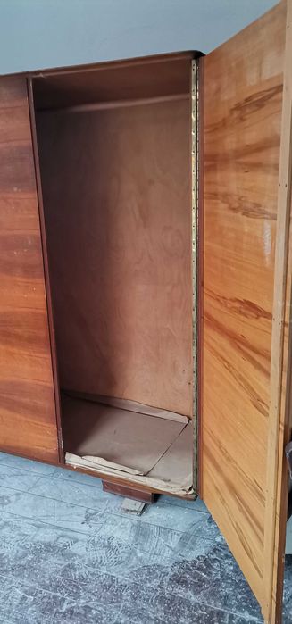 Трикрилен гардероб "Ретро"