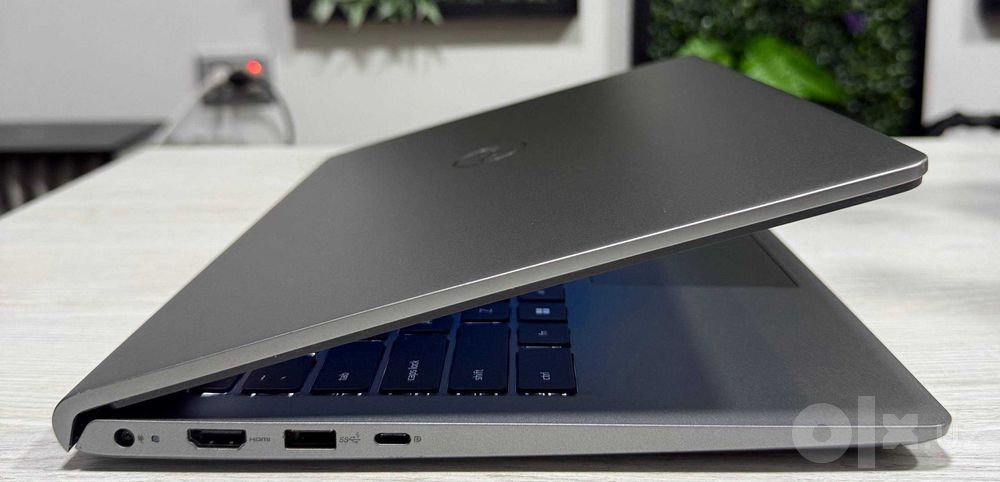 Dell Vostro 14 34.30 - 14" FULLHD IPS  Core i7-1355U 32GB/1TB SSD