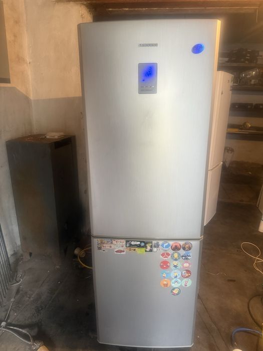 Продам холодильник Samsung