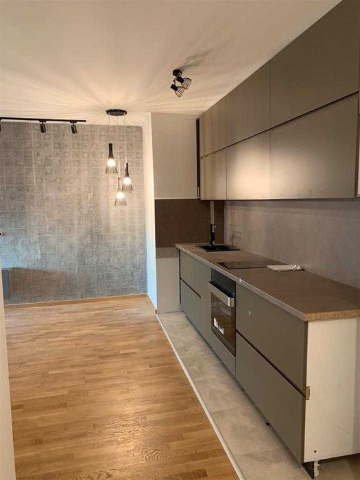 Дава се под наем Двустаен апартамент в Бургас, Лазур - 56 кв.м за 234.6 € - Снимка #1