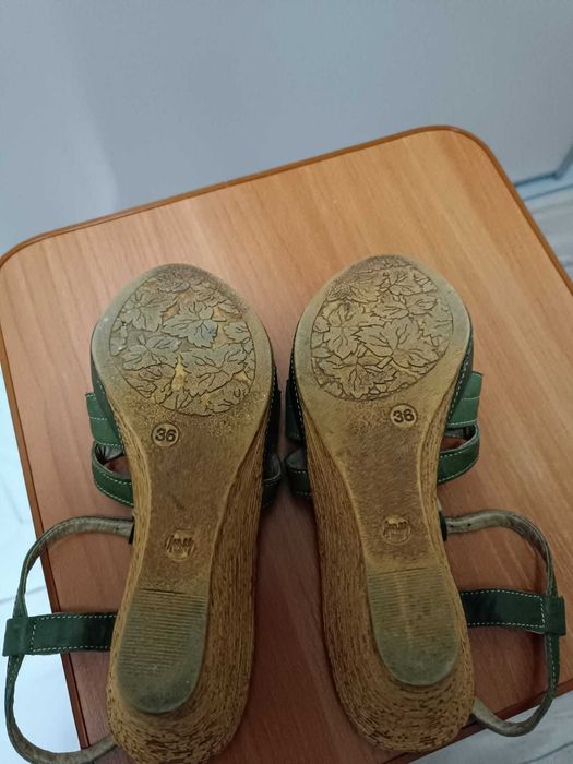 Sandale din piele, cu platforma