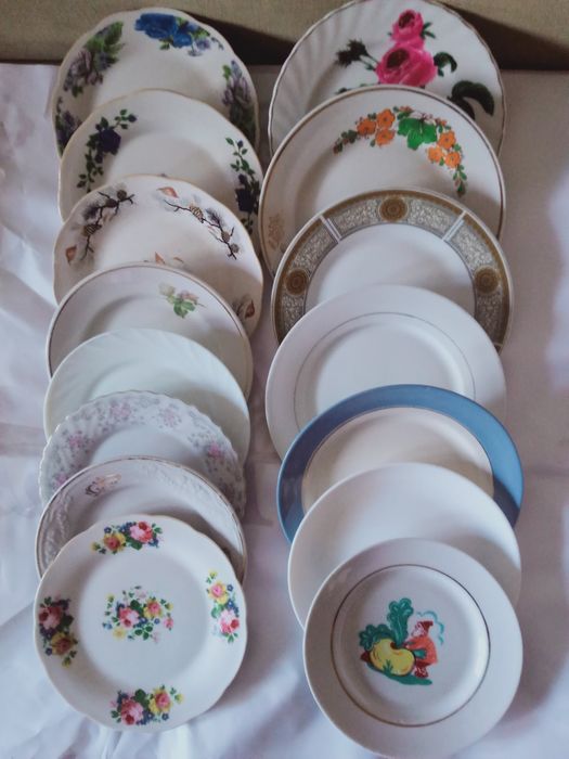 Продам тарелки для первых и вторых блюд
