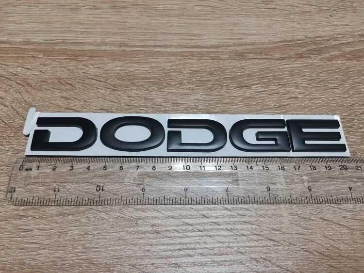 черен надпис Dodge