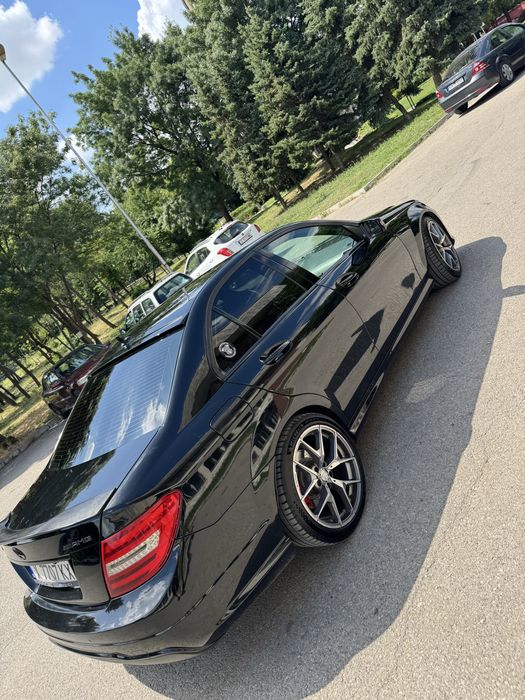 Продавам Mercedes C220 W204