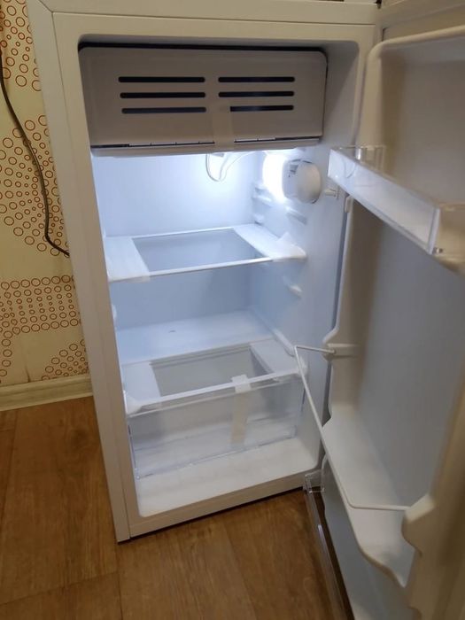 Продам холодильник маленький