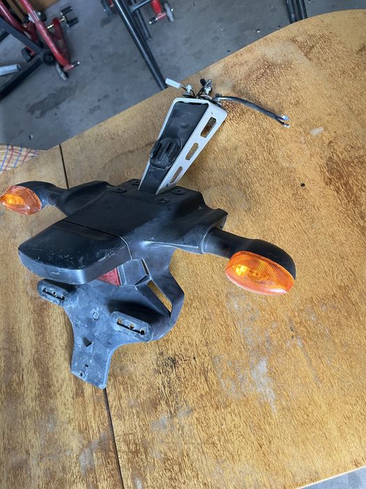 Стойка за номер yamaha r6