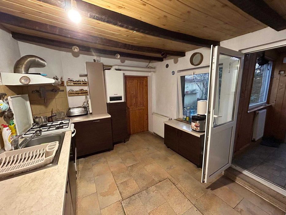 Vânzare casă cu 4 camere, garaj, zona Brâncoveanu/Alunișului.