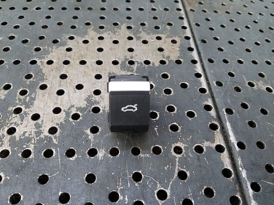 Buton deschidere portbagaj audi a4 b9 8w 4m0959831a