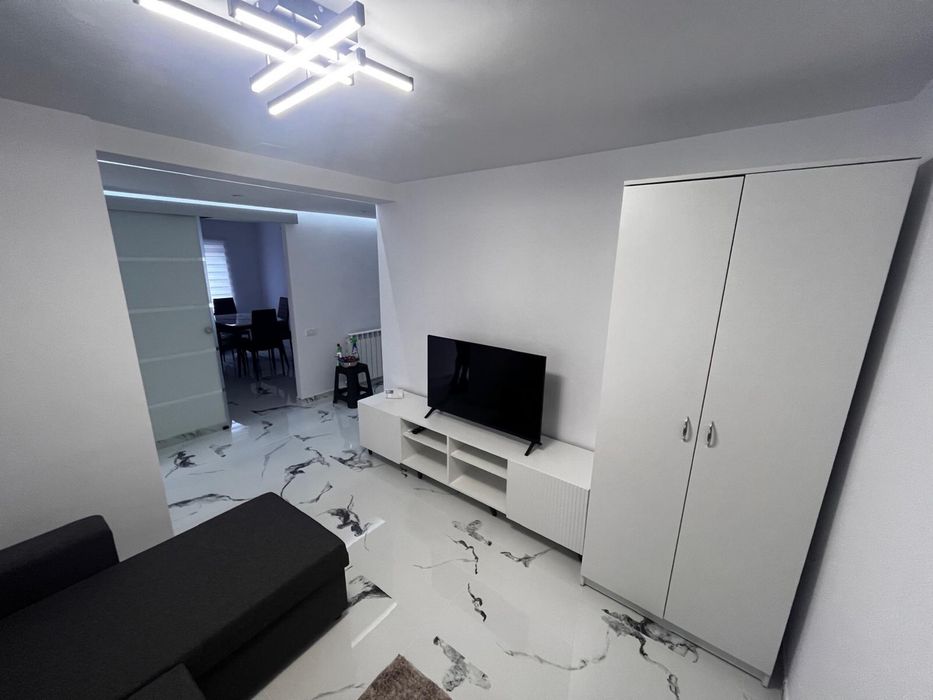 Închiriez apartament  în vilă – Sinaia, zonă centrală (lângă restaurant Casa Noastra)