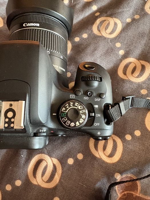 Фотоапарат Canon EOS 800D
