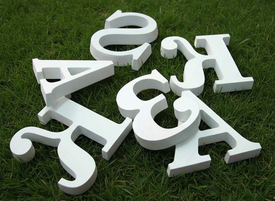 Неон. Баннер. Реклама. Таблички.