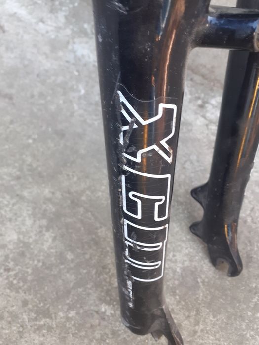 Vând furca pentru bicicletă