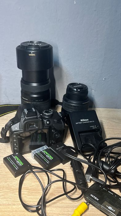 Nikon D3500 + 18-55mm VR + Tamron 70-300mm + accesorii – Set complet