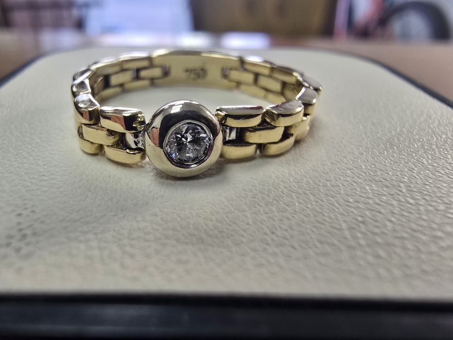 ‼️Дамски Златен Пръстен с ДИАМАНТ‼️
ДАМСКИ ЗЛАТЕН ПРЪСТЕН‼️